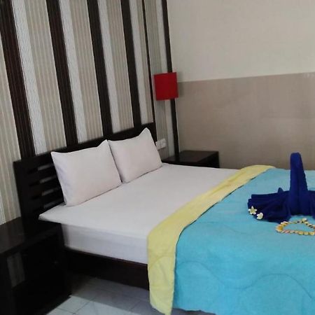 Cinthya Guest House Легиан Екстериор снимка